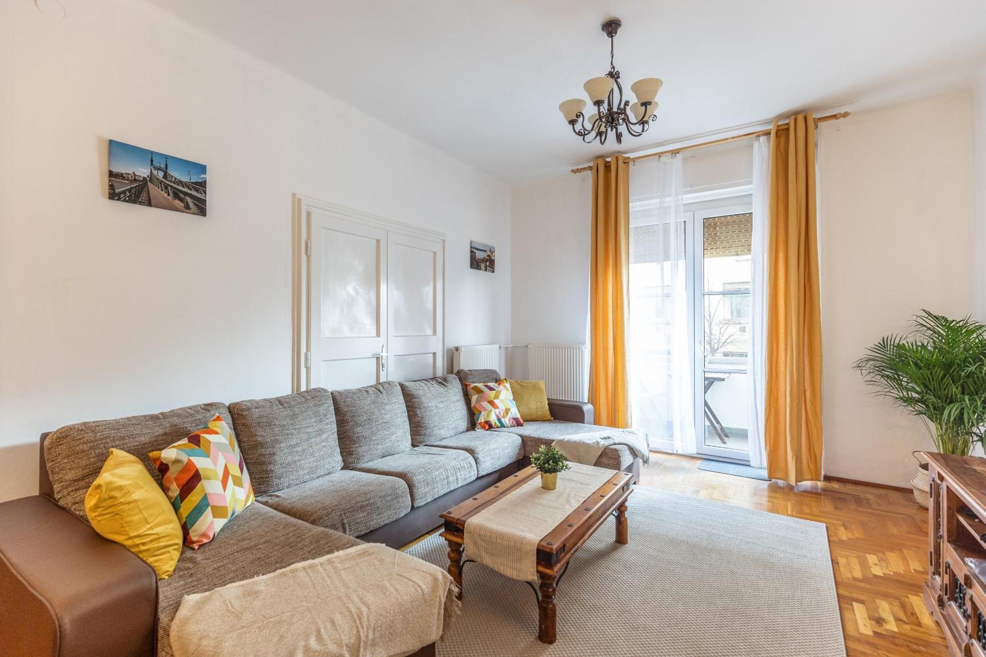 Bright & Spacious Riverside Apartment With Balcony Budapest Eksteriør bilde