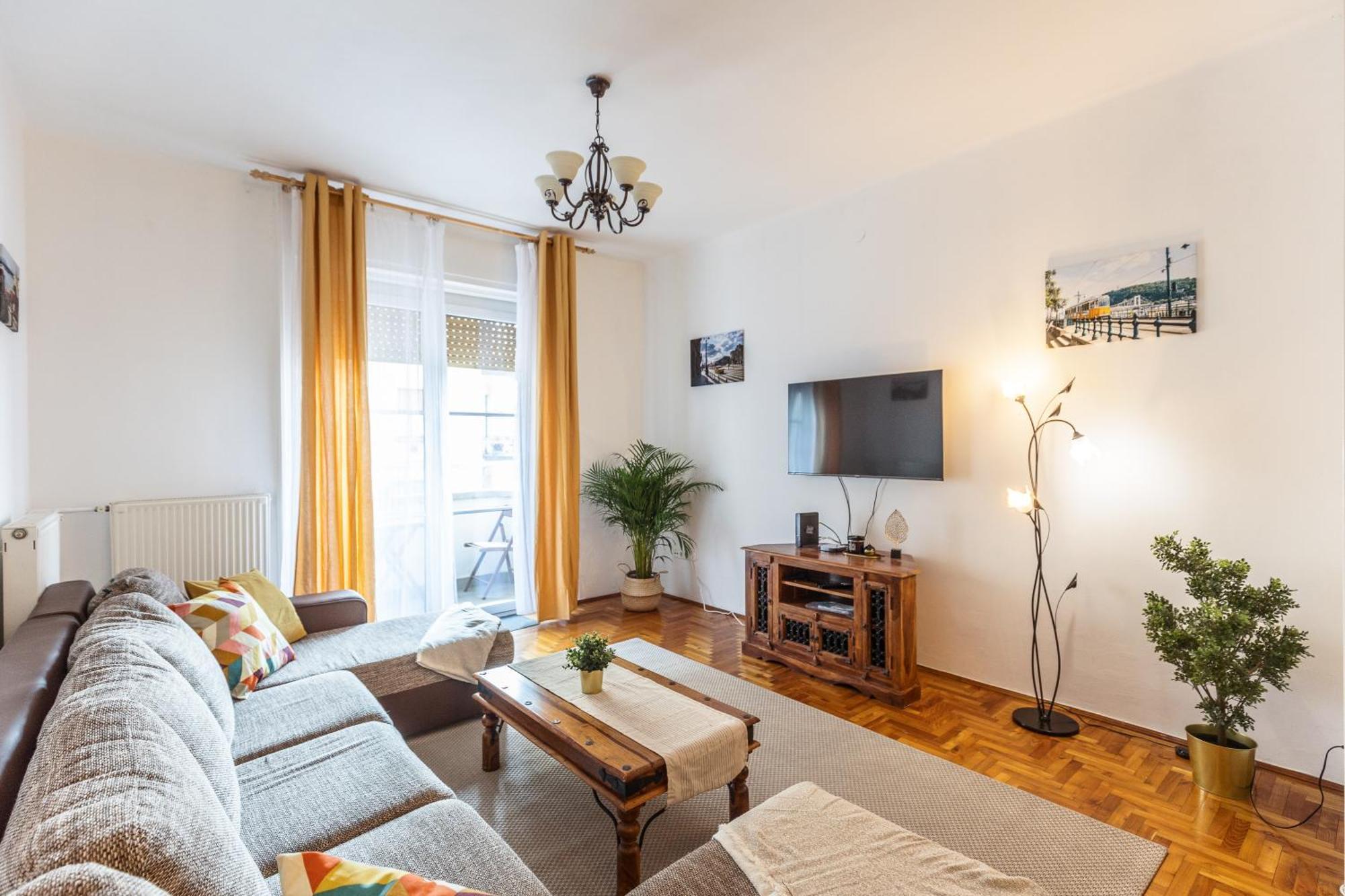 Bright & Spacious Riverside Apartment With Balcony Budapest Eksteriør bilde