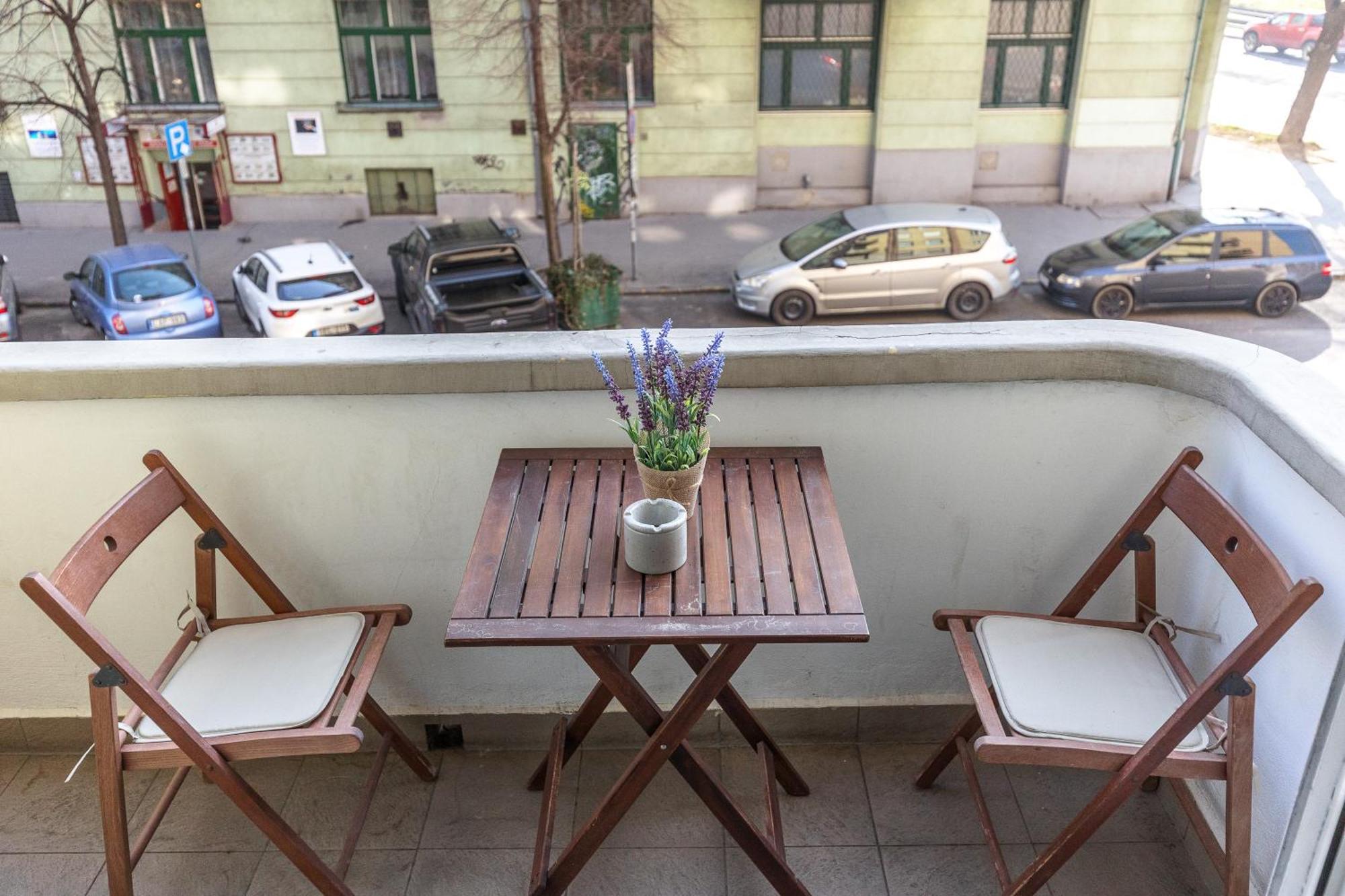 Bright & Spacious Riverside Apartment With Balcony Budapest Eksteriør bilde
