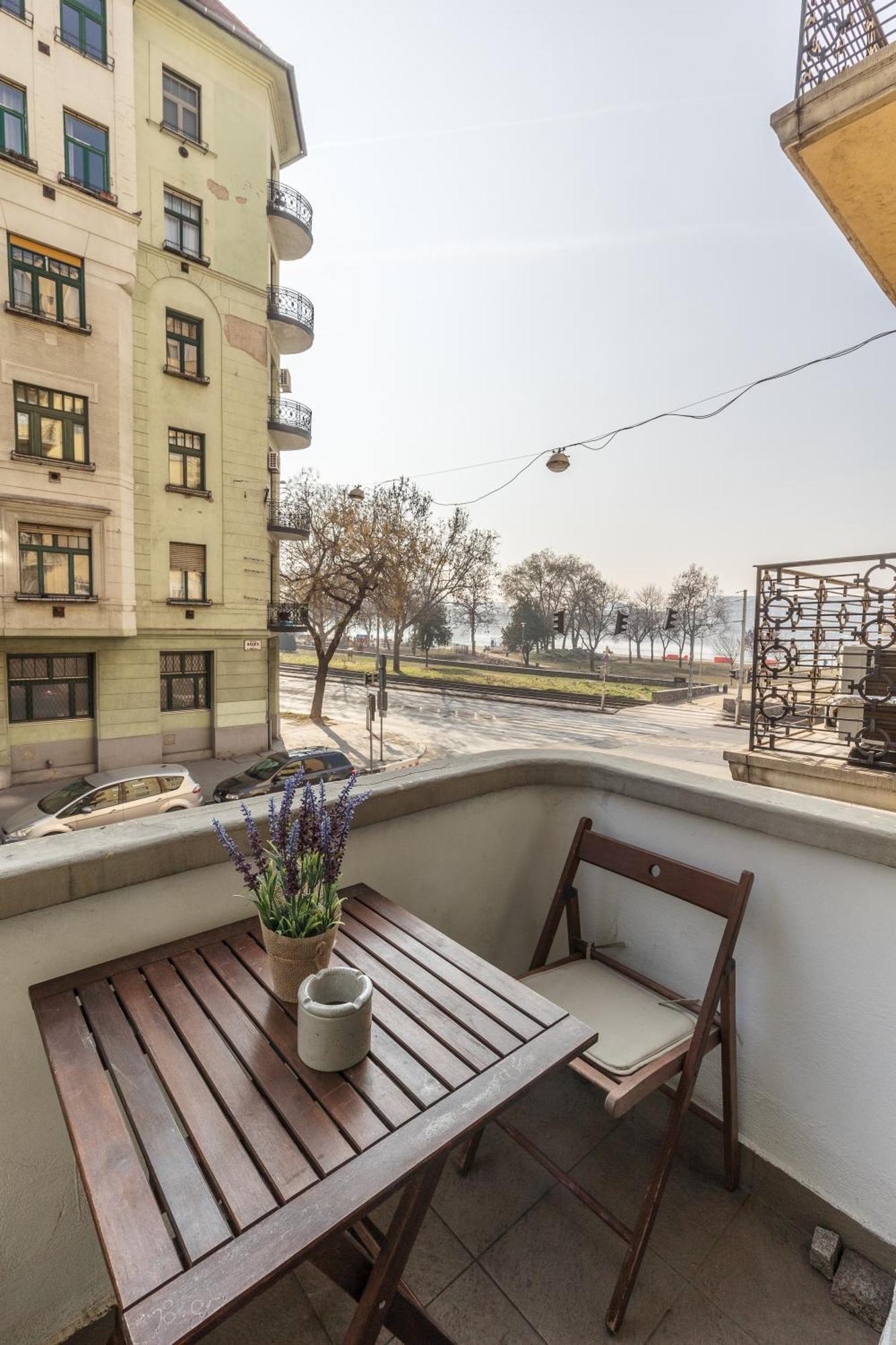 Bright & Spacious Riverside Apartment With Balcony Budapest Eksteriør bilde
