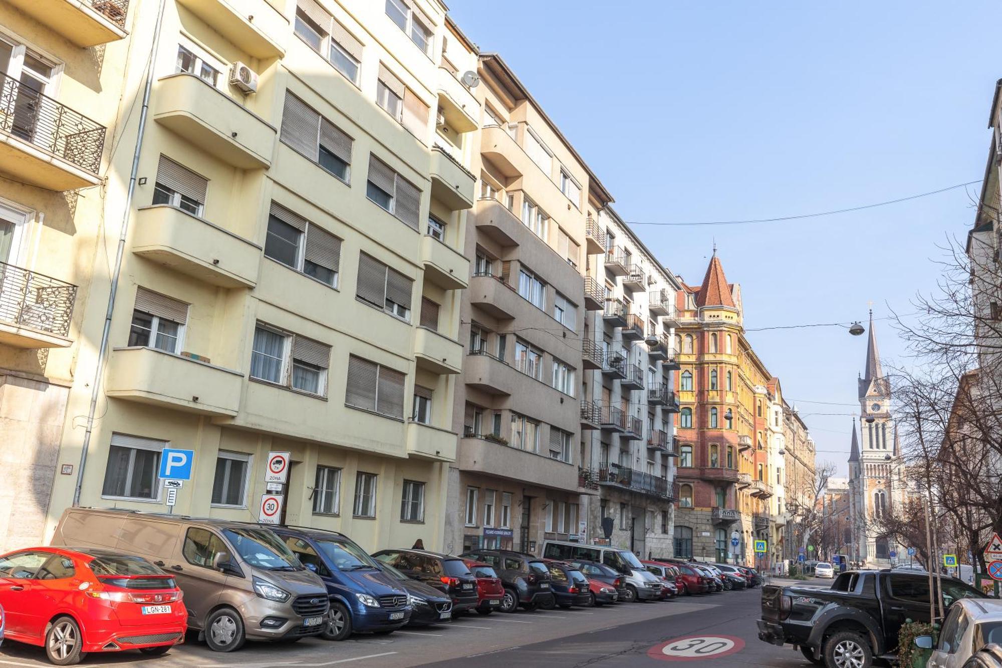 Bright & Spacious Riverside Apartment With Balcony Budapest Eksteriør bilde